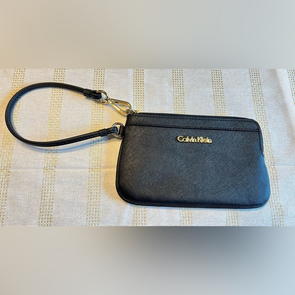 ❌SOLD❌ 
Calvin Klein Clutch